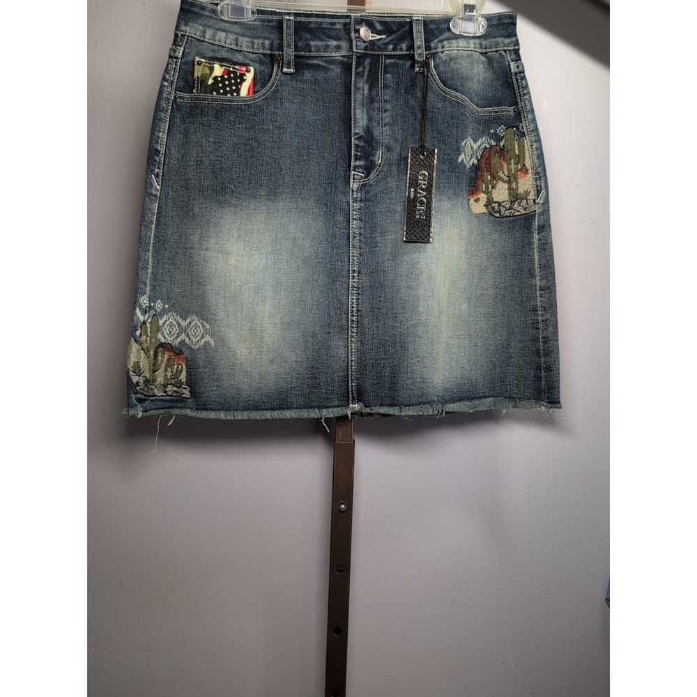 Grace‎ Blue Denim Jean Skirt Camo/ Cactus Embroidered Woman's Size M NEW